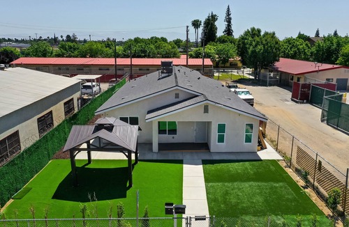 Bakersfield House | Large 4 bedroom