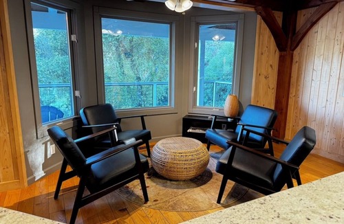 Mariposa House | Large cozy mountain retreat outside Yosemite in Mariposa. Very quiet & private.