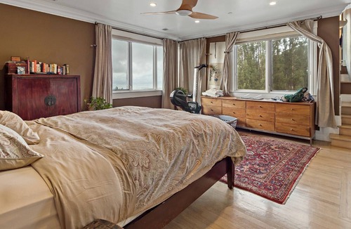 Oakland House | Large Family Home in the Oakland Hills - Panoramic Bay Views and Regional Parks!