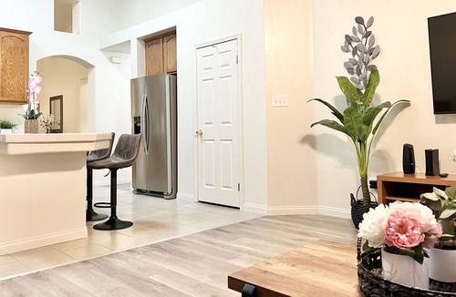 Rosedale House | Large Home W/ComfyBeds &BBQGrill ForUpTo14 Guests