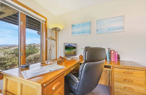 Fort Bragg House | Large Oceanfront Home - Hot Tub, Pets OK, Deck