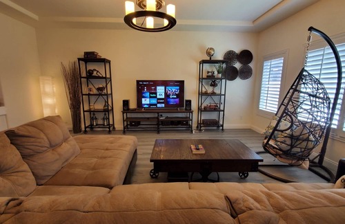 Arden House | Las Vegas house, Strip, 2 x garage, EV 40A Charger 10 minutes to strip