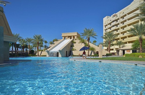 Enterprise Hotel | Las Vegas Retreat:2 Relaxing Units,Free Parking, Onsite Pool!Near Airport