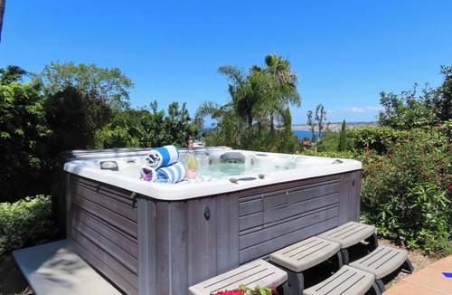 Country Club House | Last Minute Deals/A/C/Hot Tub/Great Family Home