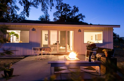 Templeton House | Lavender Farm Retreat with Hot Tub, sleeps 4