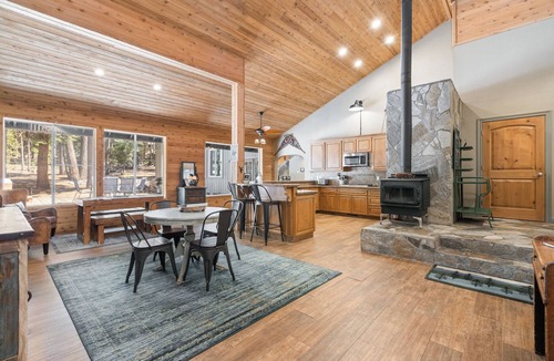 Granite Ridge Cabin | Lazy Bear Lodge | Rustic Luxe Cabin w/Spa + Game Room