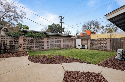Modesto House | Le Willow-Vintage/Modern Design