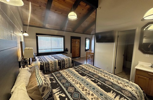 Lee Vining Hotel | Lee Vining Motel