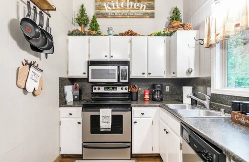 Pinecrest Condo | Leland Lodge~ Winter Snow Park-Summer Private Lake