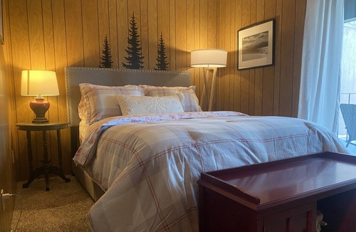 Pinecrest Condo | Leland Retreat - Condo in Beautiful Leland Meadows close to lakes & ski area