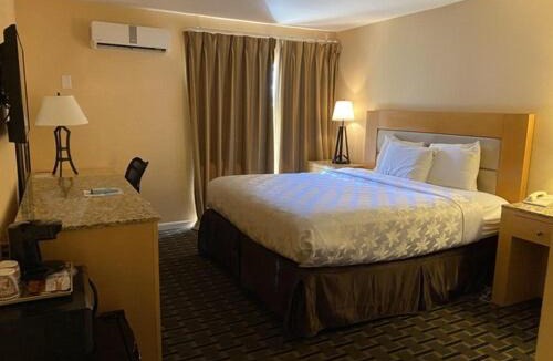 Southeast Anaheim Hotel | Lemon Tree Hotel and Suites