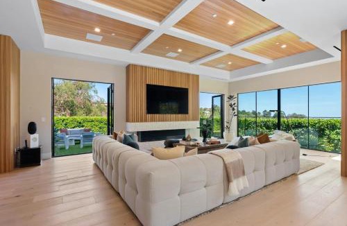 Bel Air House | Linda Flora - Bel Air Oasis with Rooftop Deck