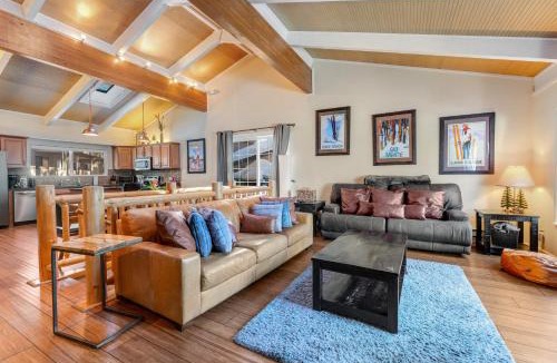 Incline Village Apartment | Linda's Lakehouse
