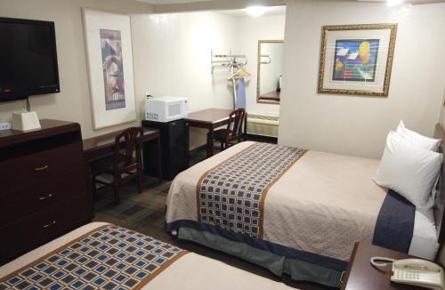 Anaheim Resort Hotel | Little Boy Blue Motel