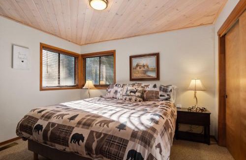Ponderosa House | Little Meadow Cabin Rustic Secluded Cozy Retreat