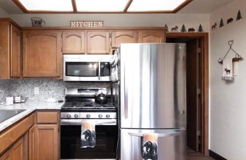 Ponderosa House | Little Meadow Cabin Rustic Secluded Cozy Retreat