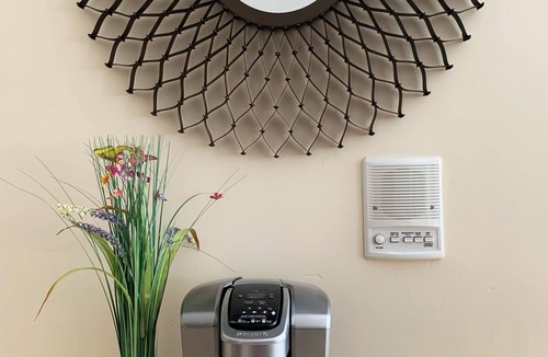 Saratoga House | Little Paradise with sauna garden near downtown