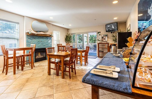 San Simeon Hotel | Little Sur Inn