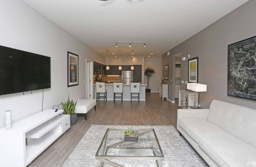 Menlo Park Condo | Live the Good Life in Menlo Park: Pool, Hot Tub & More