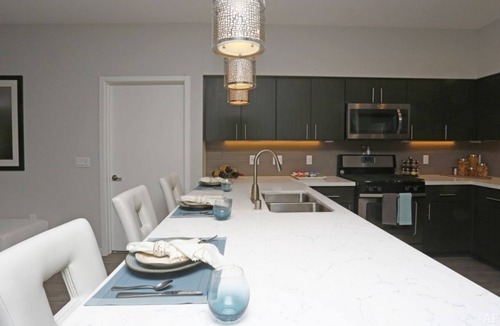 Menlo Park Condo | Live the Good Life in Menlo Park: Pool, Hot Tub & More