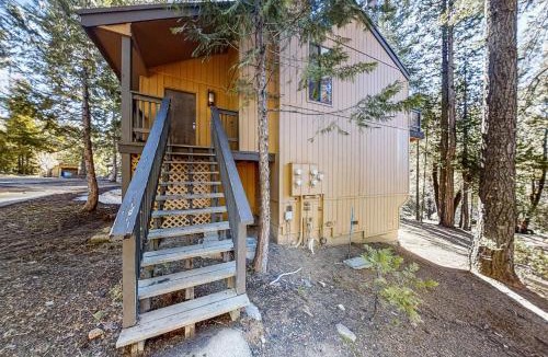 Shaver Lake Apartment | Living Pines Condominium