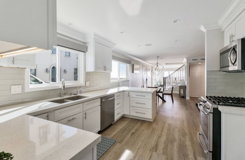 West Newport House | Located directly on the Sand. Two Master Suites, four bedrooms, four bathrooms.