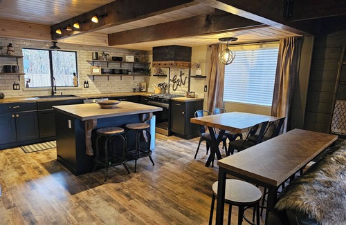 Big Bear Lake House | LOCATION, LOCATION: NEW REMODEL. FIVE START PROPERTY. YOU WILL LOVE THIS HOME!