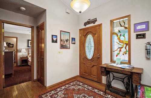 Atascadero Cabin | Lodge West - Gateway to California Central Coast 5 Bedrooms 4 Baths
