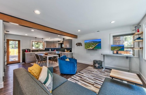 Tahoe Paradise House | LodgeChic - Pet friendly, Hot Tub