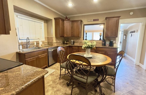 Victor Cottage | Lodi Wine Cottage | Private Property near Wineries