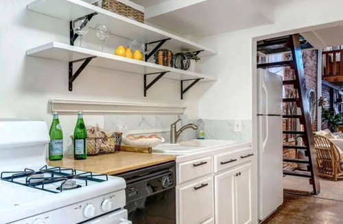 San Anselmo House | Loft Apartment walkable to downtown Fairfax and San Anselmo