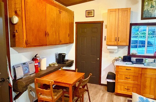 Loma Mar House | Loma Mar/Pescadero Charming Cabin in the Redwoods