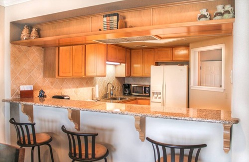 Lake Havasu City Villa | London Bridge Pool-Side Suites at Queens Bay, walking distance to Lake Havasu