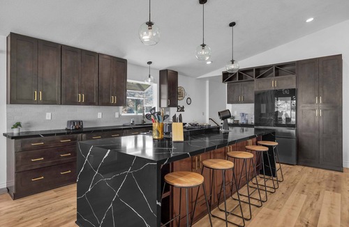 Virginia Foothills House | Long-Term Home S-Reno|18 Mins 2 Downtown|Sleeps10