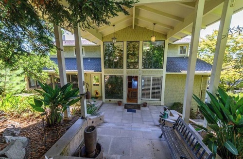 Northwood - Tara House | Long-Term Stay at Lavish & Serene Hilltop Mansion