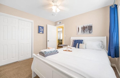 Visalia Apartment | Longer Stays for Travelers- Apt Blocks from Hospital, Downtown