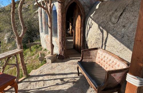 Wofford Heights Villa | Lord of the rings palice