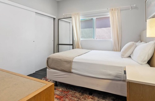 North Hollywood Cottage | Lovely 1 Bedroom House Near Universal & N. Hollywood