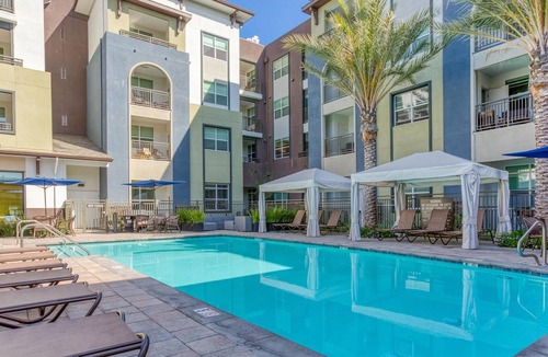 Centerville Apartment | Lovely 2BR in Fremont + Parking