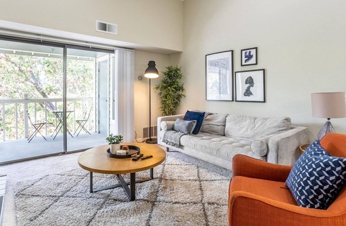 Centerville Condo | Lovely 2BR in Fremont with Parking