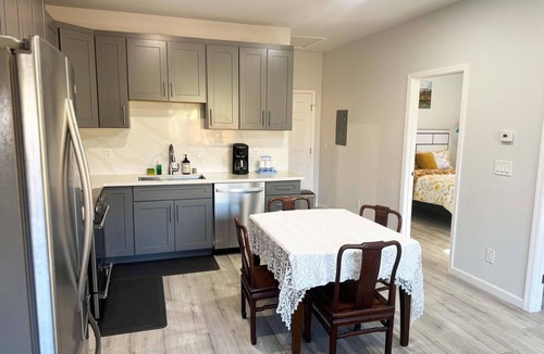 Union City Apartment | Lovely 3-bedroom apartment with AC and WiFi in Union City