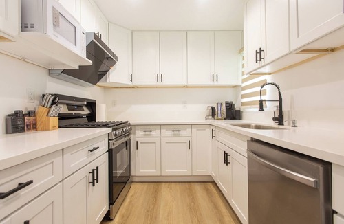 Valinda House | Lovely 3-bedroom house with AC in pleasant La Puente