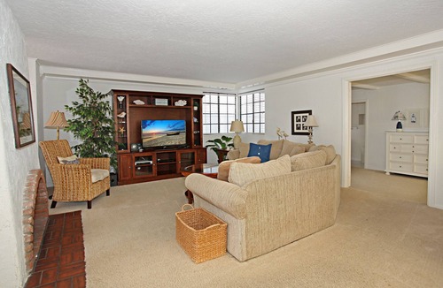 Balboa Island House | Lovely 4 bedroom, 3 bath home on 100 block of Grand Canal