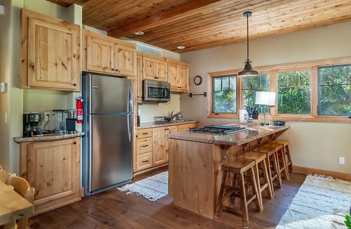 Happy Hill Cottage | Lovely Cottage just above Moonstone Beach in the Pines and Oak Trees.