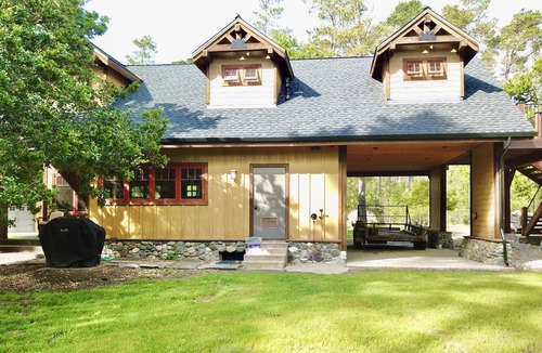 Happy Hill Cottage | Lovely Cottage just above Moonstone Beach in the Pines and Oak Trees.