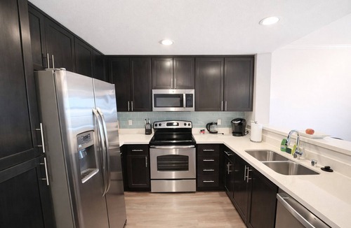 Westwood Apartment | Lovely Fully Furnished 2BR/2BA on Wilshire Blvd - AC, Gym,Ideal for Relocation
