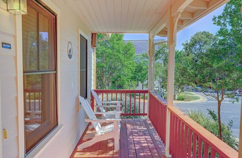 Angels Camp House | Lovely Home- near fine dining and pool area (Bret Harte Cottage)