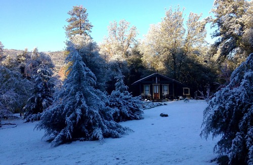 Oakhurst Cabin | Lovers’ Cabin; Gateway to Yosemite National Park and more!