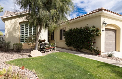 Indio House | Lrg Modern 2 bd 2 ba, on 16th hole Pickle ball, golf, tennis in complex