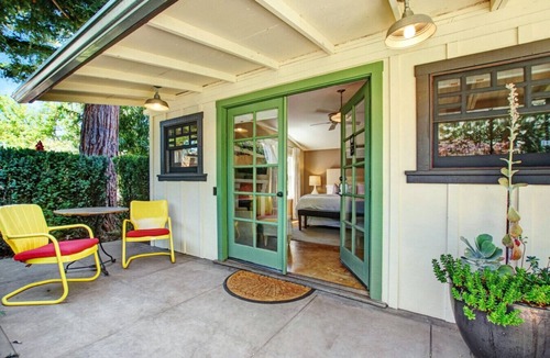 Sonoma House | Luna @ Bungalows 313 - Half a block off the Historic Sonoma Plaza